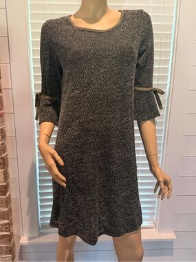Carol Rose Heathered Gray Knit Midi Dress with Tie Sleeves